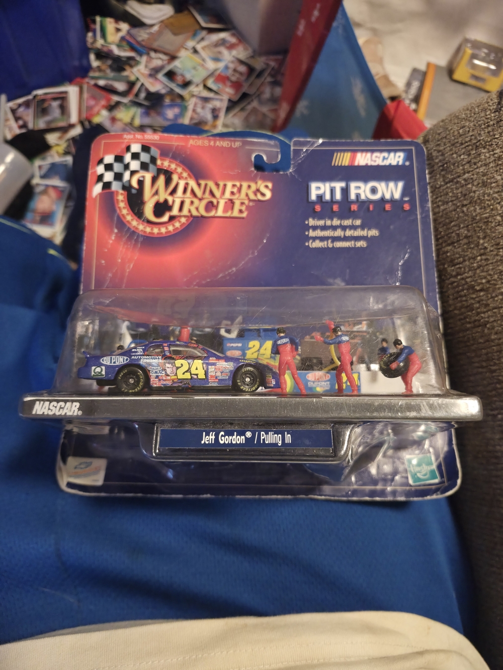 Winner's Circle NASCAR Pit Row Playset - Blue Jeff Gordon Die-Cast with Pit Crew